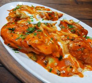 Chicken Tandoori Gravy Momos [8 Pieces]