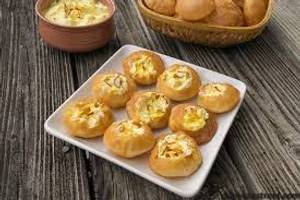 Stuffed Golgappe.