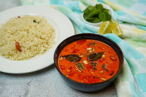 Chicken Thai Curry With Steam Rice