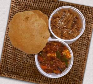 Mix veg with 7 poori and suji ka halwa (250gsm)