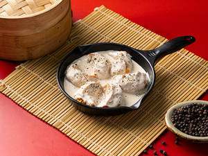 Pepper Chicken Momos (6 Pcs)