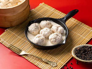 Pepper Veg Momos (6 Pcs)