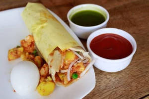 Single Egg Single Aloo Roll