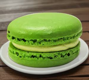 Pistachio Macarons