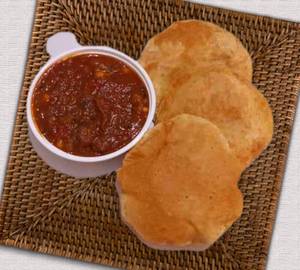 7 poori with chole