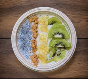 Peanut butter almond oat meal bowl