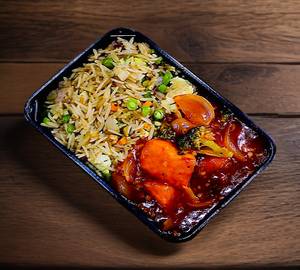 Veg Fried Rice With Chilly Paneer Gravy