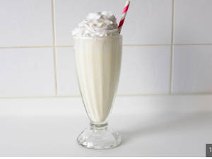 Vanilla Shake With Ice Cream