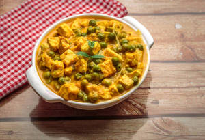 Matar paneer