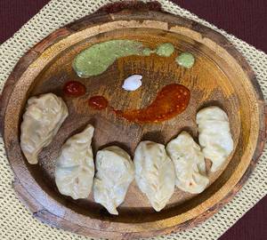 Veg steamed momos