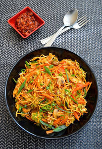 Veg Schezwan Noodles Bowl