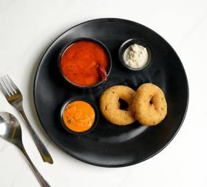 2 Vada With Sambar