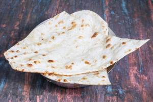 Butter Naan(1 Butter naan divided into 2 pieces)
