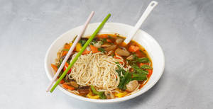 Veg noodles soup 