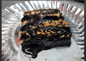 Hot Nut Brownie With Chocolate