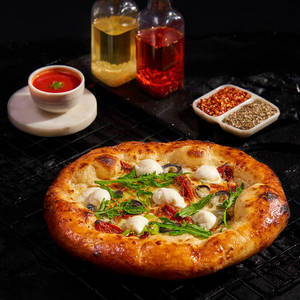 Bianco Arugula Pizza