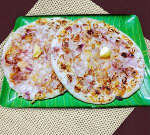 Onion tomato capsicum uttapam