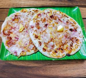 Butter Onion uttapam