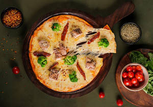 Grilled Chicken & Sundried Tomato Broccoli Pizza [9 inch]