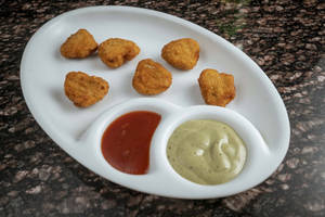 Fried Chicken Nuggets (6 Pcs)