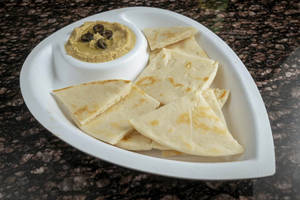 Hummus & Toasted Pita Bread