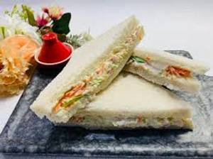 Coleslaw sandwich