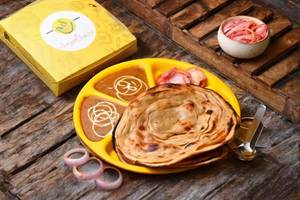 Dal Makhani with Paratha Combo