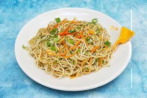 Egg Hakka Noodles