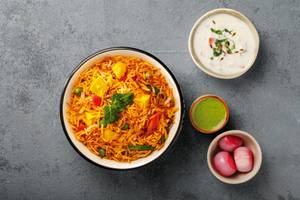 Veg Biryani With Raita