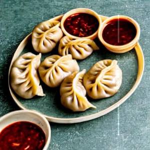 Momos