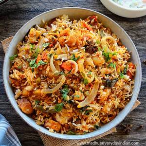 Veg Biryani With Raita