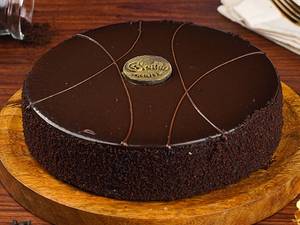 Rich Chocolate Truffle Cake