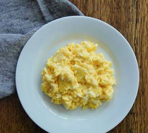 Scrambled Egg With Toast