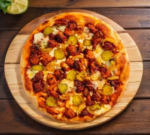 Hot and spicy chicken pizza