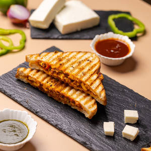 Paneer Makhani Sandwich