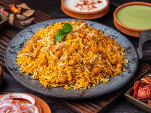 Spicy Chana Tawa Bombay Biryani