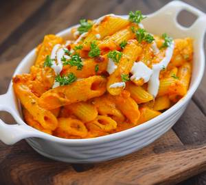Creamy white sause pasta