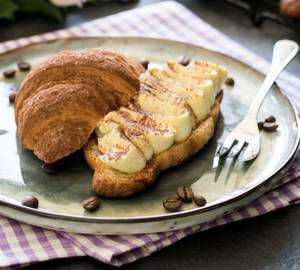Tiramisu Croissant