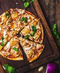 Classic Italian style chicken pizza 9 inch pizza large