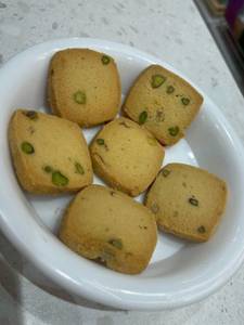 Butter Pista Biscuit (300 gm)