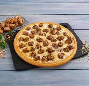 Barbeque chicken royal pizza