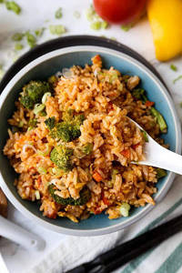 Hong Kong Fried Rice Noodles