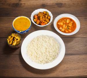 Mattar Paneer Thali