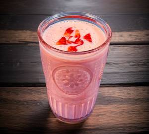 Strawberry lassi