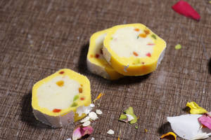Fruit Rol Yellow