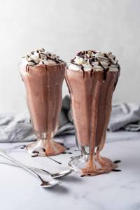 Chocolate Milkshake with Vanilla Ice cream