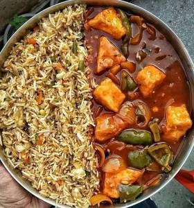 Paneer Fried Rice with Paneer Chilli [4 Pieces]          
