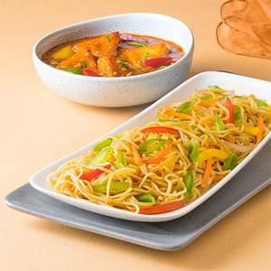 Chowmein With Chilly Paneer