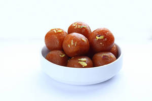 Gulab jamun tart            