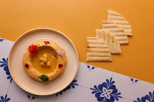 Peri Peri Spicy Hummus With Pita Bread